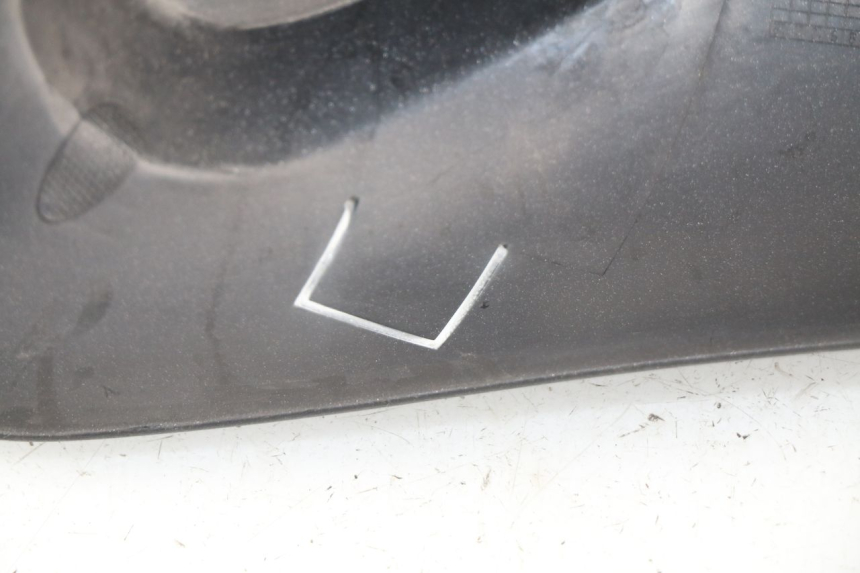 photo de COPERCHIO MANUBRIO ANTERIORE PEUGEOT SATELIS 300 (2012 - 2015) - Primo piano tecnico