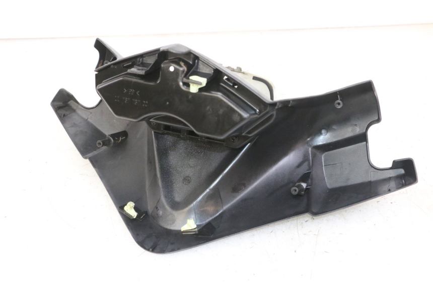 photo de COPRIMANUBRIO ANTERIORE PEUGEOT SATELIS 125 (2013 - 2018) - Dettaglio del componente