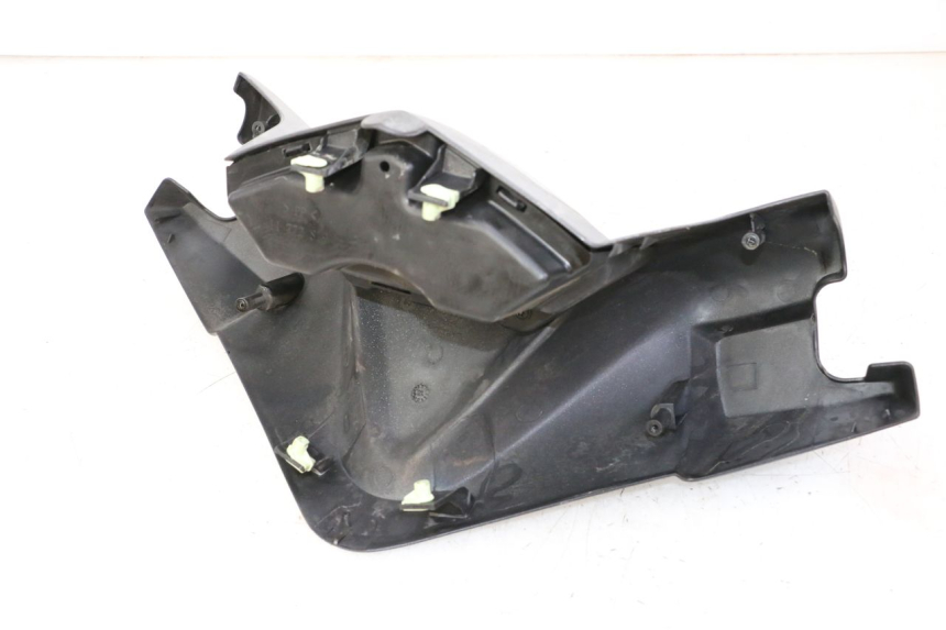 photo de COPRIMANUBRIO ANTERIORE PEUGEOT SATELIS 125 (2010 - 2012) - Marcature e riferimenti originali