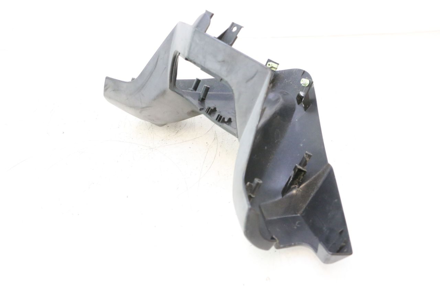 photo de COPRIMANUBRIO ANTERIORE PEUGEOT SATELIS 125 (2006 - 2009) - Dettaglio del componente