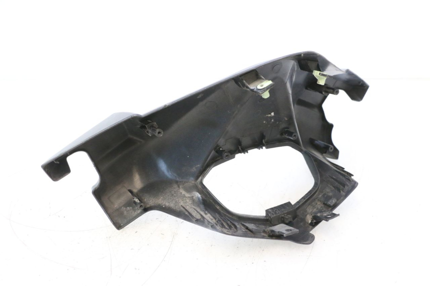 photo de COPRIMANUBRIO ANTERIORE PEUGEOT SATELIS 125 (2006 - 2009) - Zoom sullo stato d'uso