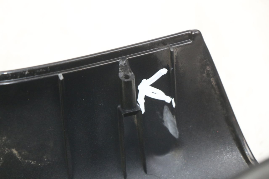 photo de COFANO MANUBRIO ANTERIORE APRILIA SCARABEO 100 (2003 - 2012) - Dettagli dei punti di fissaggio