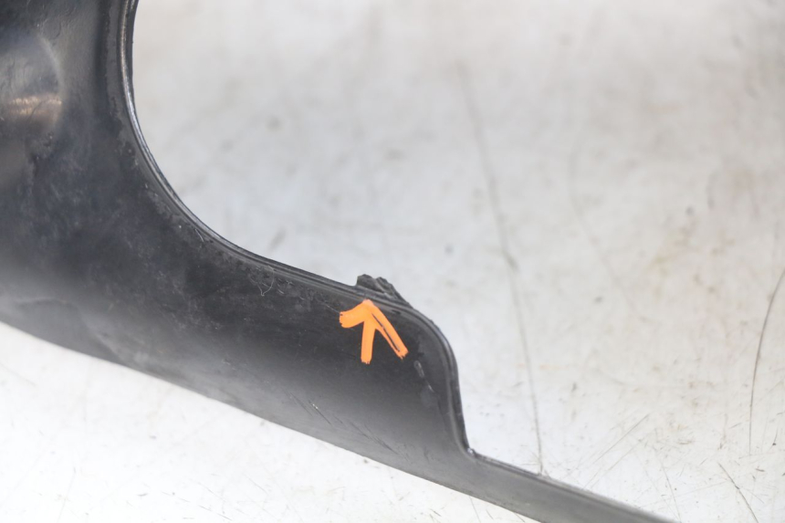 photo de COFANO MANUBRIO ANTERIORE PEUGEOT SPEEDFIGHT LC 50 (1996 - 2002) - Stato della superficie e materiale