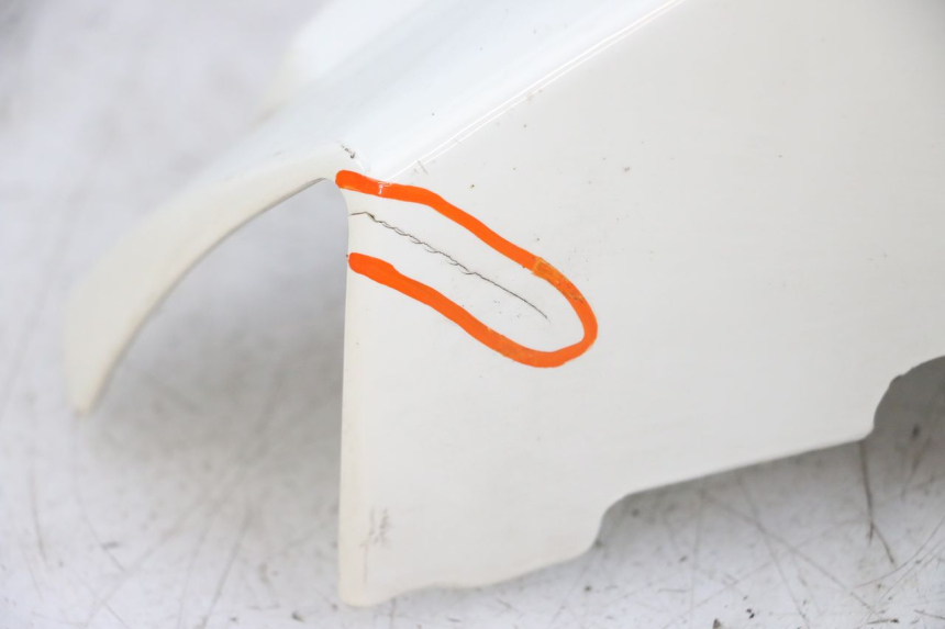 photo de COPRIMANUBRIO ANTERIORE PEUGEOT STREETZONE 2T 50 (2014 - 2019) - Dettagli dei punti di fissaggio