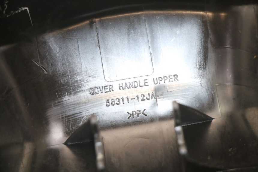 photo de COPRIMANUBRIO ANTERIORE SUZUKI BURGMAN 125 (2015 - 2017) - Stato della superficie e materiale