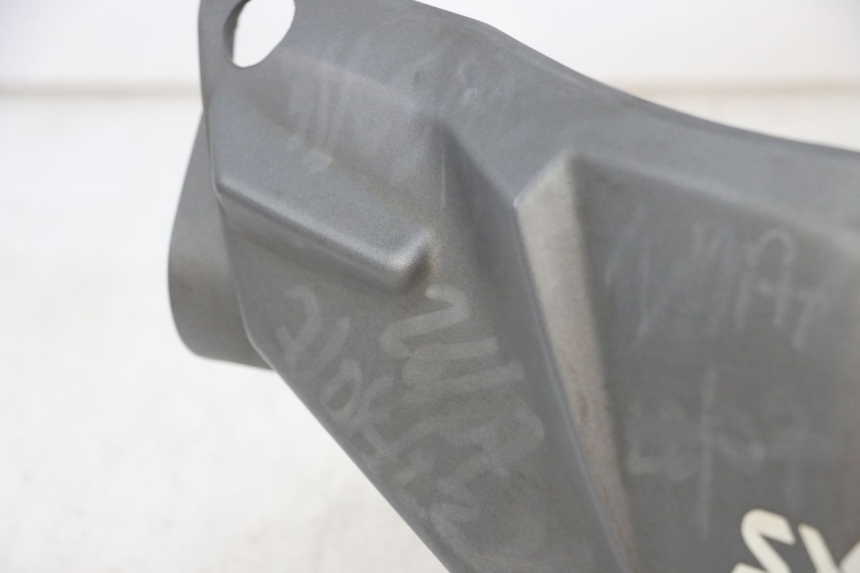 photo de COPERCHIO MANUBRIO ANTERIORE SYM ORBIT 2 4T 50 (2008 - 2017) - Stato della superficie e materiale