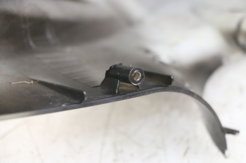 photo de COFANO MANUBRIO ANTERIORE TNT MOTOR ROMA 10' 4T 50 (2019 - 2022) - Stato della superficie e materiale