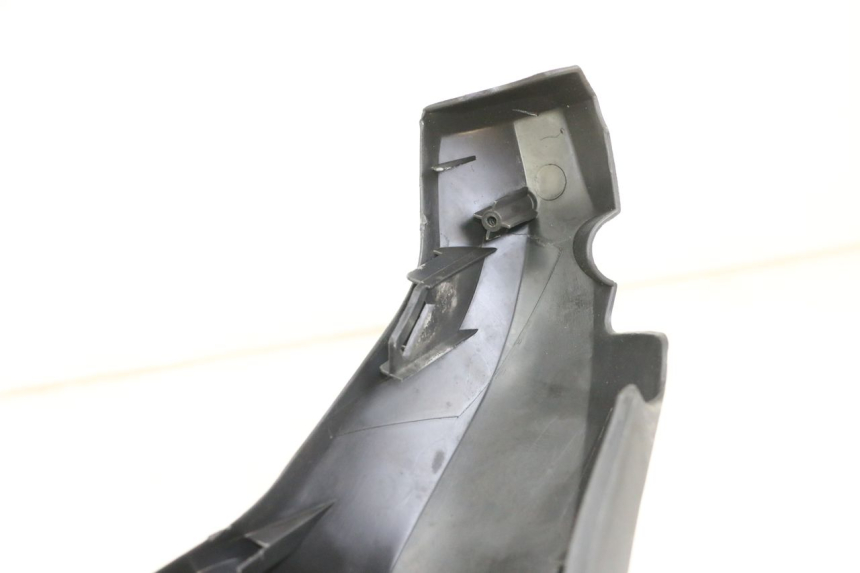 photo de COFANO MANUBRIO ANTERIORE SUZUKI UH BURGMAN 125 (2002 - 2006) - Zoom sullo stato d'uso