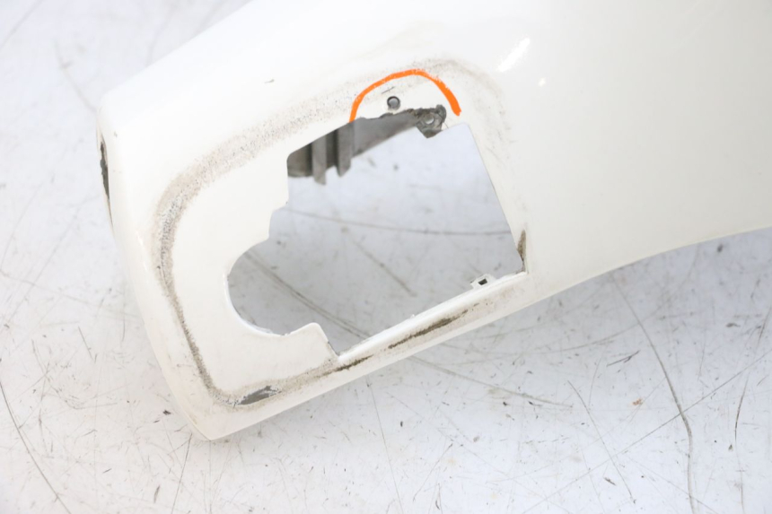 photo de COPERCHIO MANUBRIO ANTERIORE PIAGGIO VESPA GTS SUPER IE 125 (2009 - 2016) - Foto prodotto supplementare