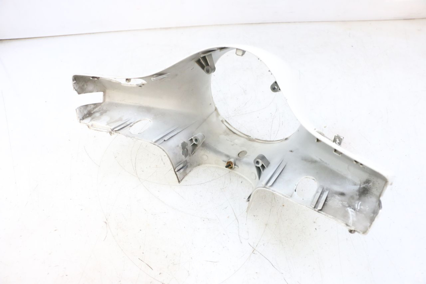 photo de COPERCHIO MANUBRIO ANTERIORE PIAGGIO VESPA GTS SUPER IE 125 (2009 - 2016) - Altra angolazione