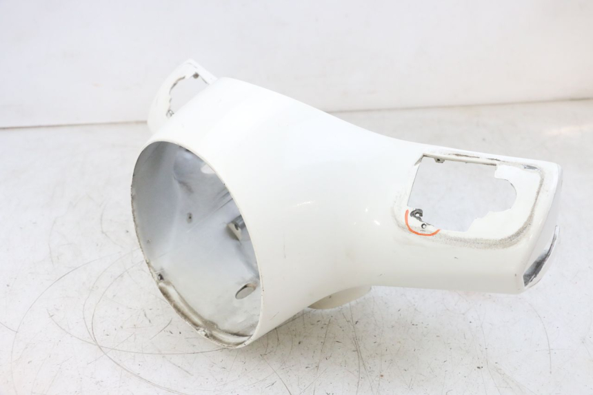 photo de COPERCHIO MANUBRIO ANTERIORE PIAGGIO VESPA GTS SUPER IE 125 (2009 - 2016) - Marcature e riferimenti originali