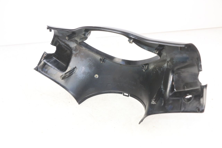 photo de COFANO MANUBRIO ANTERIORE PIAGGIO VESPA PRIMAVERA 2T 50 (2013 - 2018) - Dettaglio del componente