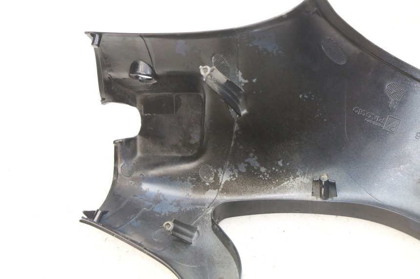 photo de COFANO MANUBRIO ANTERIORE PIAGGIO VESPA PRIMAVERA 2T 50 (2013 - 2018) - Altra angolazione
