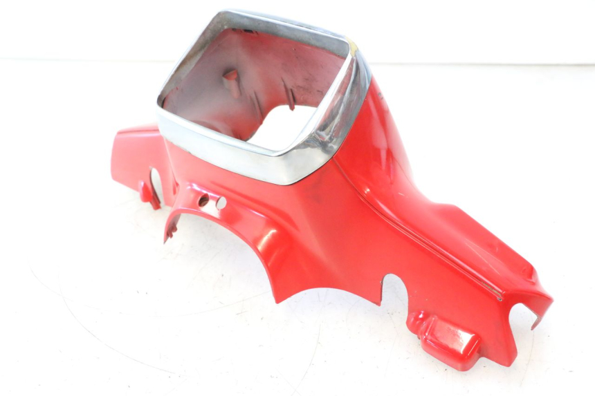 photo de COFANO MANUBRIO ANTERIORE PIAGGIO VESPA S 2T 50 (2007 - 2014) - Caratteristiche distintive