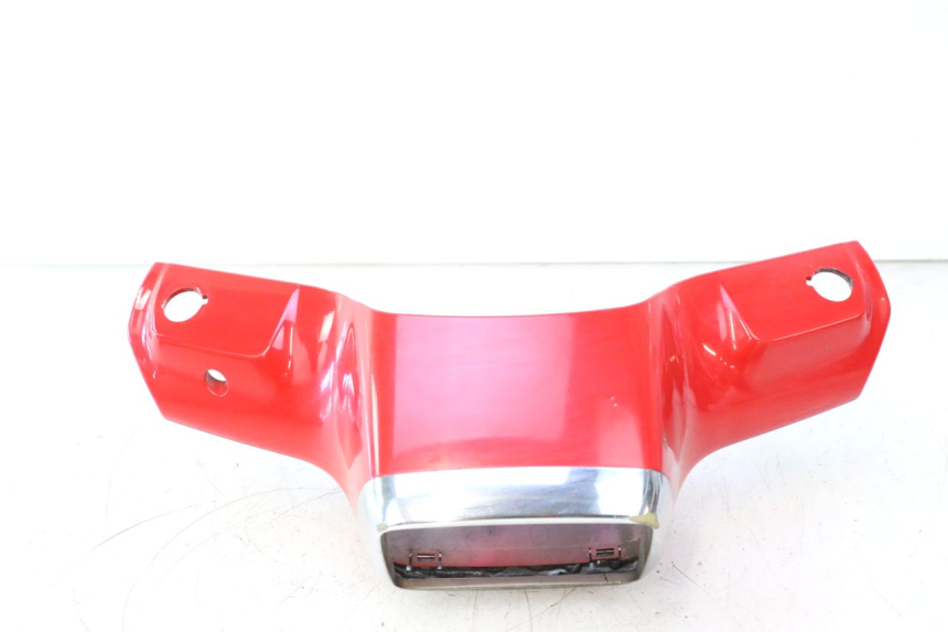 photo de COFANO MANUBRIO ANTERIORE PIAGGIO VESPA S 2T 50 (2007 - 2014) - Dettagli dei punti di fissaggio