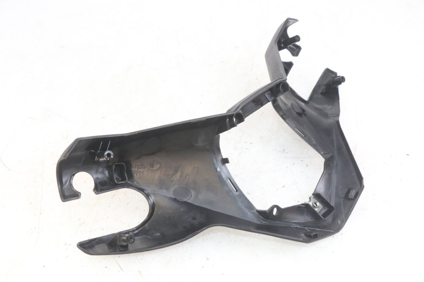 photo de COFANO MANUBRIO ANTERIORE YAMAHA X-MAX XMAX 125 (2010 - 2013) - Primo piano tecnico