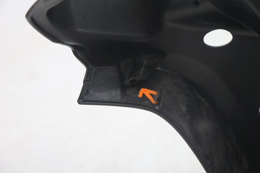 photo de COFANO MANUBRIO ANTERIORE YAMAHA YP MAJESTY 125 (2002 - 2006) - Dettagli dei punti di fissaggio
