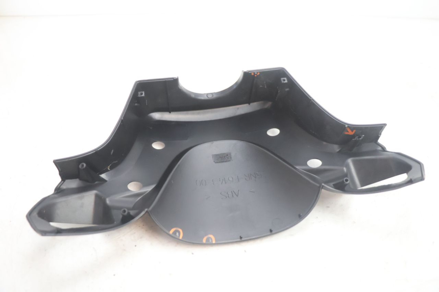 photo de COFANO MANUBRIO ANTERIORE YAMAHA YP MAJESTY 125 (2002 - 2006) - Marcature e riferimenti originali