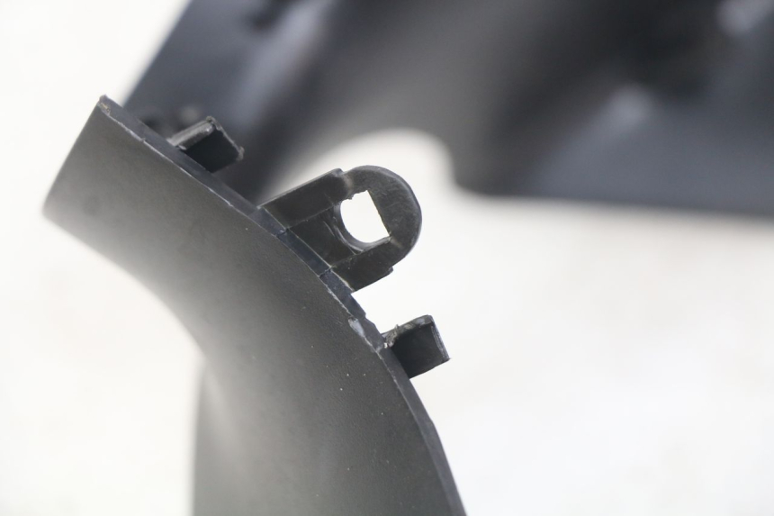 photo de COFANO MANUBRIO ANTERIORE PIAGGIO ZIP 4T 50 (2018 - 2020) - Dettaglio del componente