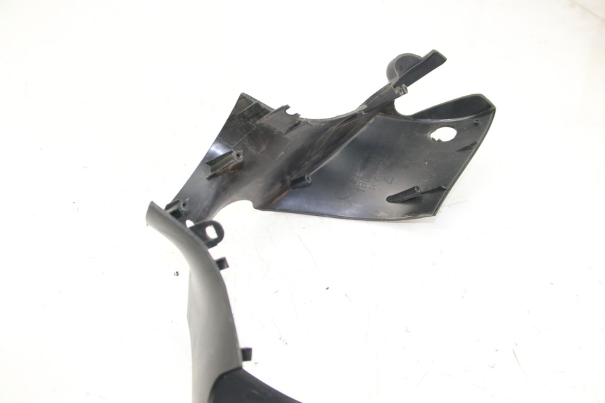 photo de COFANO MANUBRIO ANTERIORE PIAGGIO ZIP 4T 50 (2018 - 2020) - Altra angolazione