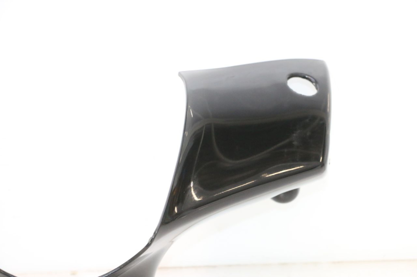 photo de COPERCHIO MANUBRIO ANTERIORE PIAGGIO ZIP 4T 50 (2006 - 2017) - Caratteristiche distintive