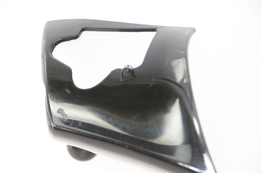 photo de COPERCHIO MANUBRIO ANTERIORE PIAGGIO ZIP 4T 50 (2006 - 2017) - Primo piano ad alta risoluzione