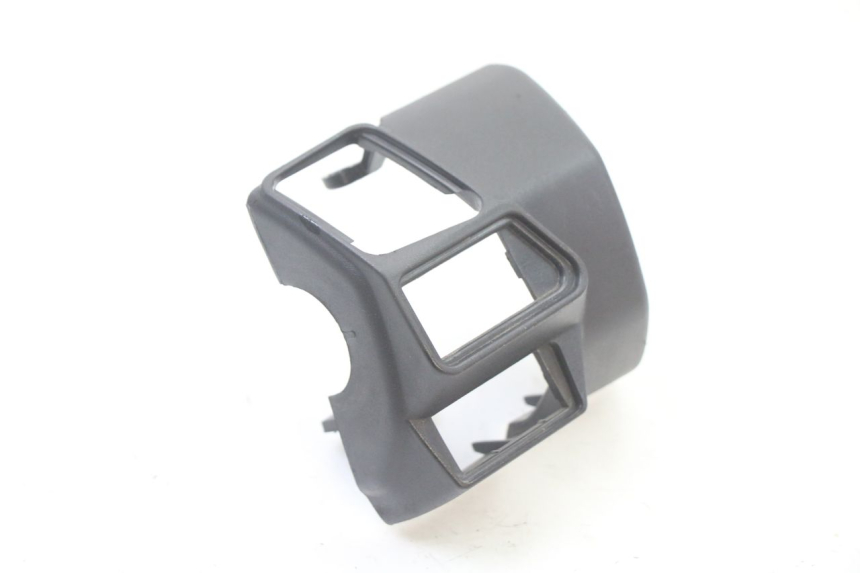 photo de COPRIMANUBRIO COMMUTATORE APRILIA ATLANTIC 125 (2003 - 2009) - Dettaglio del componente