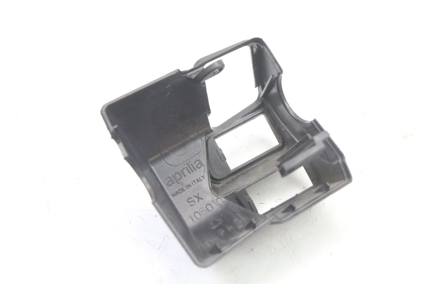 photo de COPRIMANUBRIO COMMUTATORE APRILIA ATLANTIC 125 (2003 - 2009) - Primo piano tecnico