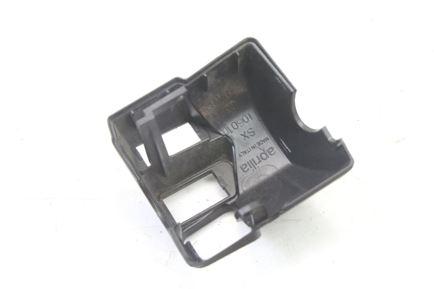 photo de COPRIMANUBRIO COMMUTATORE APRILIA ATLANTIC 125 (2003 - 2009) - Vista d'insieme del prodotto