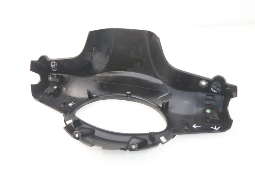 photo de COPERCHIO MANUBRIO COMANDI PIAGGIO FLY IE 125 (2012 - 2017) - Zoom sullo stato d'uso