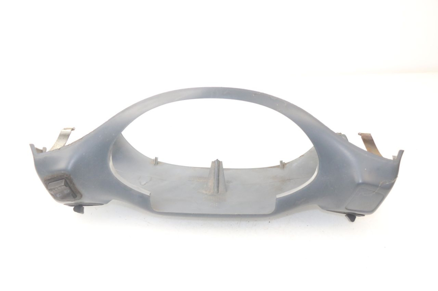 photo de COPERCHIO MANUBRIO COMANDI PIAGGIO HEXAGON LX4 125 (1998 - 2001) - Dettagli dei punti di fissaggio