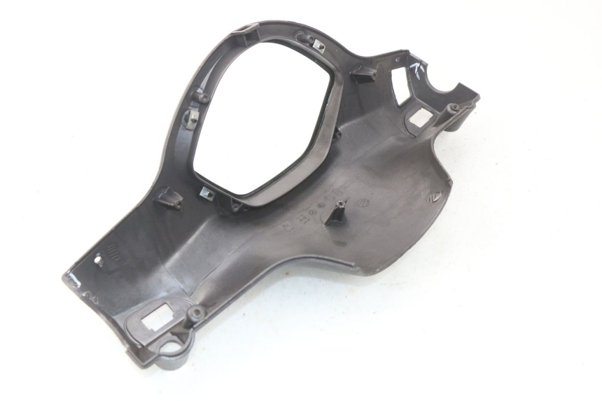 photo de COPERCHIO MANUBRIO COMANDI PIAGGIO LIBERTY 4T 50 (2009 - 2015) - Zoom sullo stato d'uso