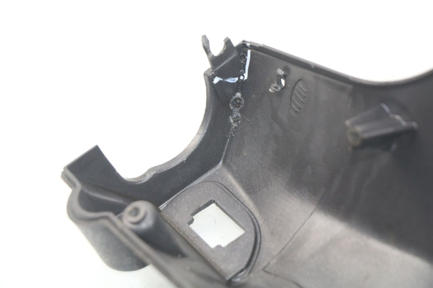 photo de COPERCHIO MANUBRIO COMANDI PIAGGIO LIBERTY 4T 50 (2009 - 2015) - Primo piano tecnico