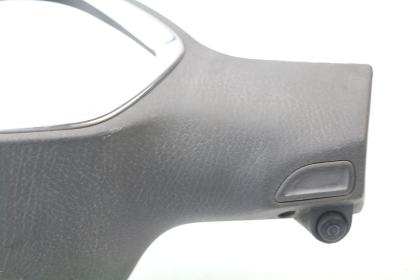 photo de Copri manubrio con comandi PIAGGIO LIBERTY 125 (2009 - 2013) - Dettagli dei punti di fissaggio