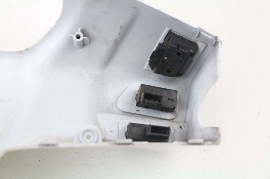 photo de Copri manubrio con comandi KYMCO LIKE 2T 50 (2009 - 2018) - Zoom sullo stato d'uso