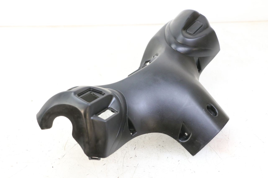 photo de COPERCHIO MANUBRIO COMANDI MBK OVETTO ONE 2T 50 (2013 - 2017) - Vista d'insieme del prodotto