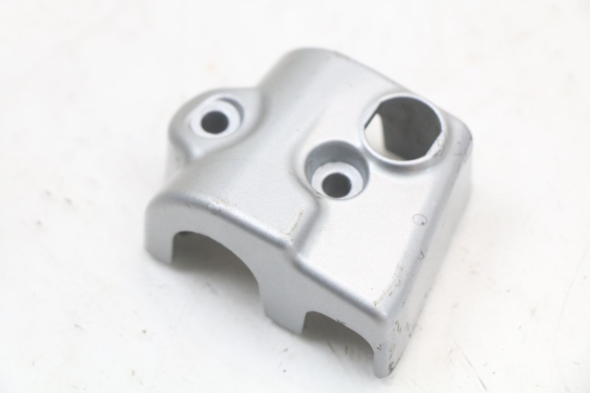 photo de COPRIMANUBRIO COMMUTATORE MOTO GUZZI NORGE 8V GT 1200 (2011 - 2016) - Zoom sullo stato d'uso