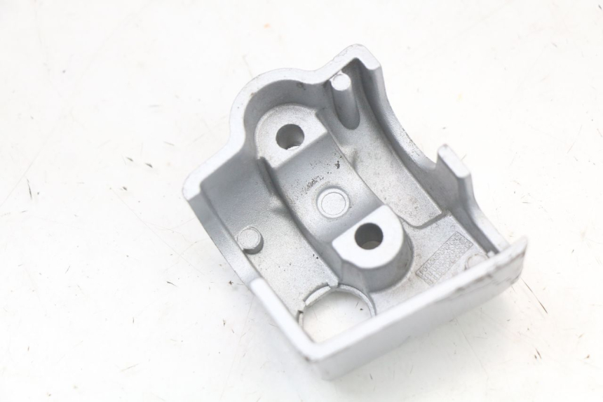 photo de COPRIMANUBRIO COMMUTATORE MOTO GUZZI NORGE 8V GT 1200 (2011 - 2016) - Primo piano tecnico