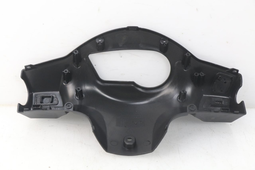 photo de COPERCHIO MANUBRIO COMANDI SYM ORBIT 2 4T 50 (2018 - 2022) - Altra angolazione