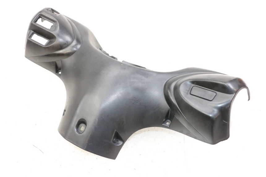 photo de COPERCHIO MANUBRIO COMANDI MBK OVETTO ONE 2T 50 (2013 - 2017) - Primo piano tecnico