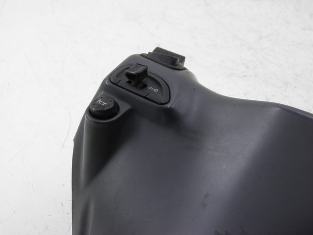 photo de COPRIMANUBRIO COMMUTATORE PIAGGIO SUPER LX 125 (2000 - 2003) - Dettaglio del componente