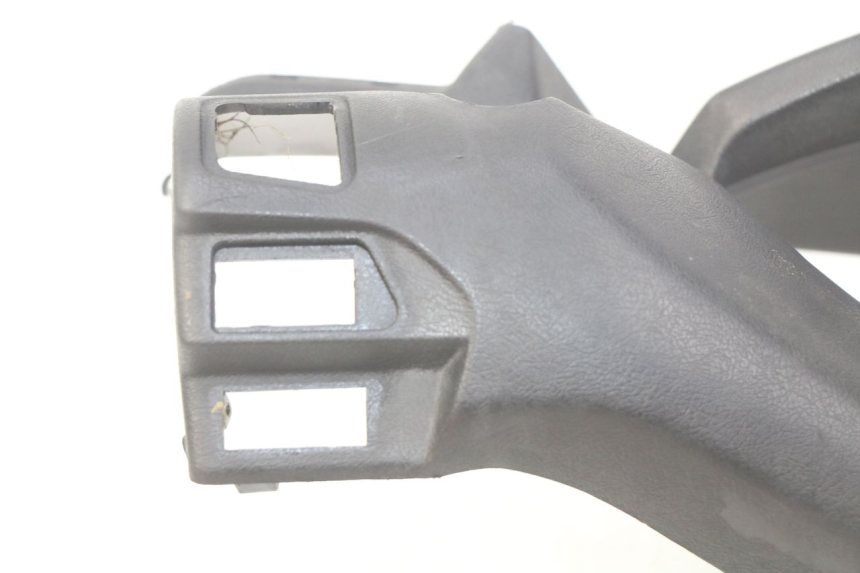 photo de MANOPOLE COPRIMANUBRIO YAMAHA XMAX X-MAX 125 (2006 - 2009) - Marcature e riferimenti originali