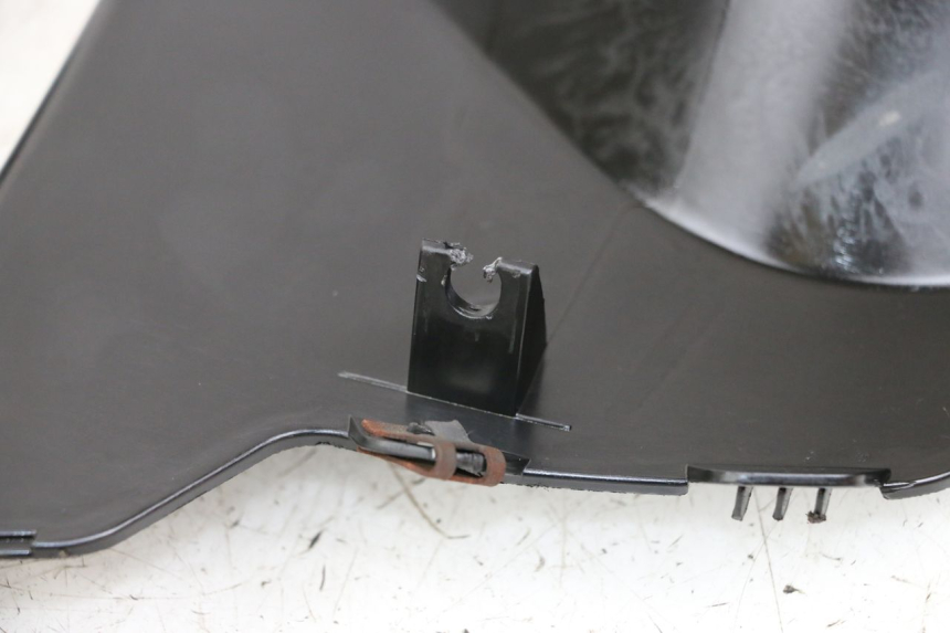 photo de MANOPOLE COPRIMANUBRIO YAMAHA XMAX X-MAX 125 (2006 - 2009) - Stato della superficie e materiale