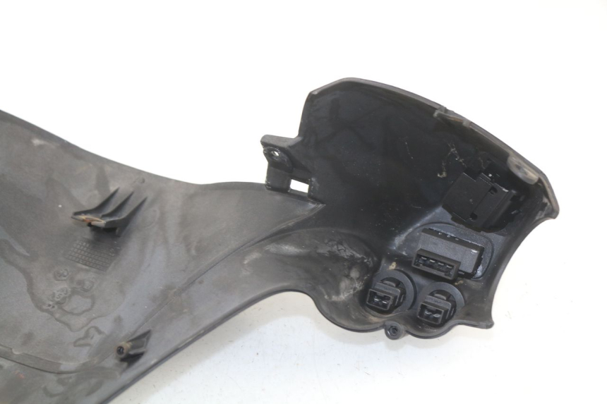 photo de COPERCHIO MANUBRIO COMANDI PIAGGIO X9 125 (2000 - 2003) - Zoom sullo stato d'uso