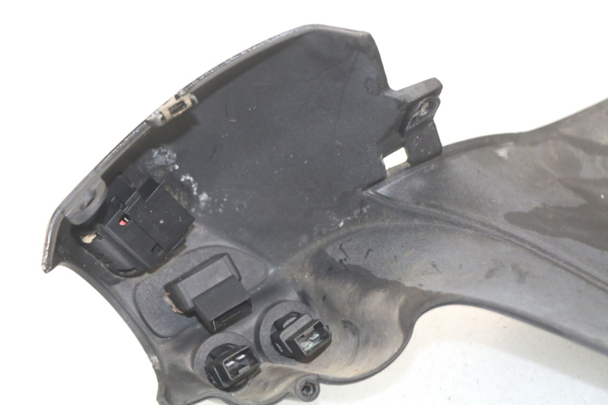 photo de COPERCHIO MANUBRIO COMANDI PIAGGIO X9 125 (2000 - 2003) - Altra angolazione