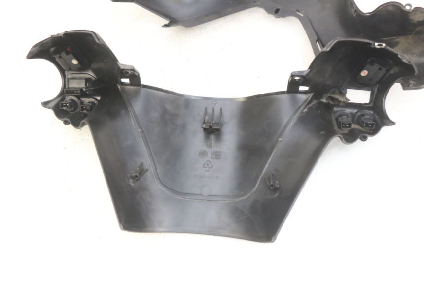 photo de MANOPOLE DEL MANUBRIO E COMANDI PIAGGIO XEVO - X EVO 125 (2007 - 2017) - Marcature e riferimenti originali