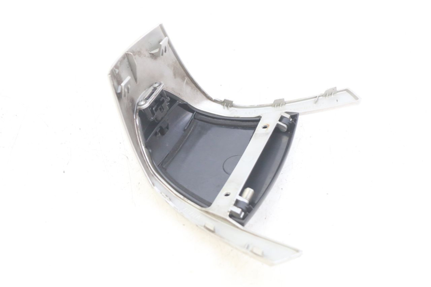 photo de COPRI MANUBRIO YAMAHA HW XENTER 125 (2011 - 2017) - Zoom sullo stato d'uso