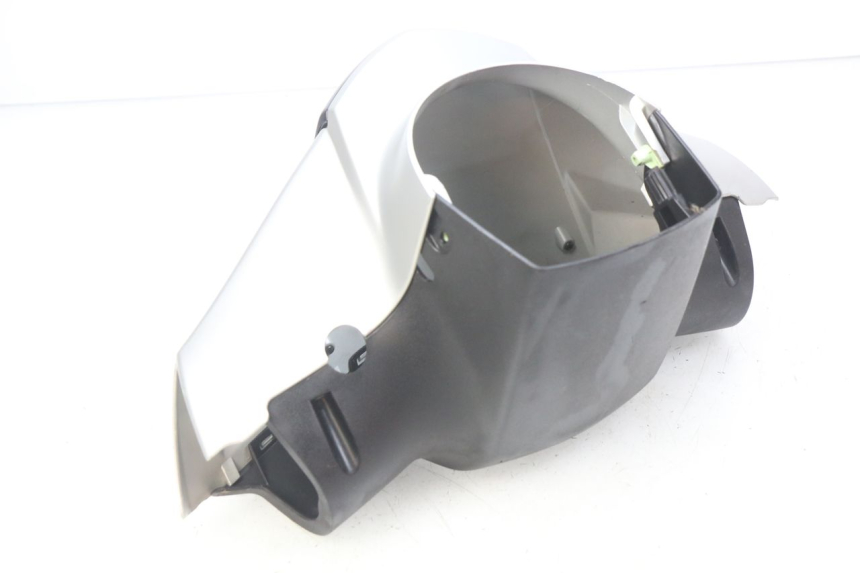 photo de COPRI MANUBRIO PEUGEOT KISBEE 2T 50 (2010 - 2017) - Primo piano tecnico