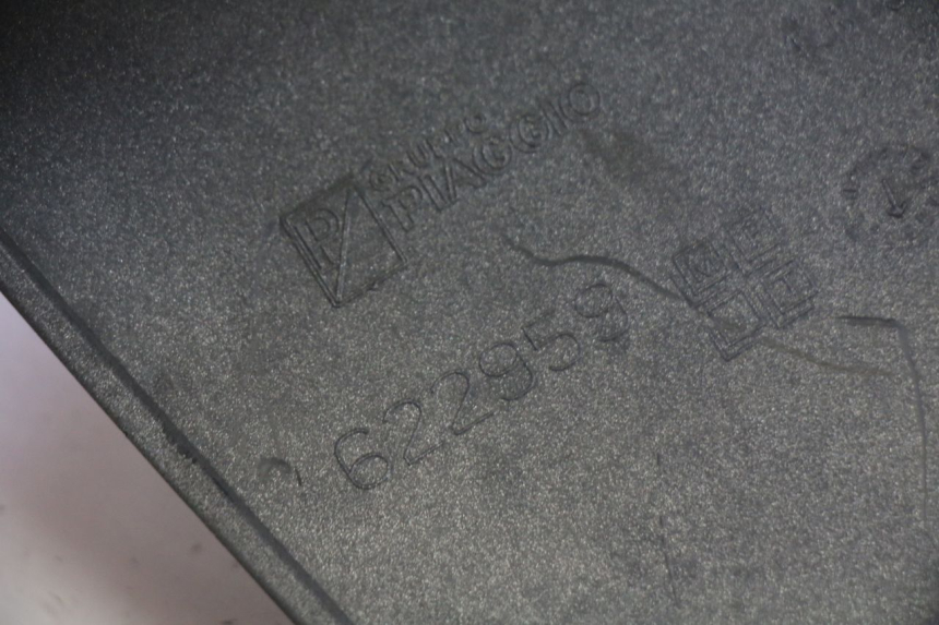 photo de COPRI MANUBRIO PIAGGIO MP3 LT 400 (2007 - 2012) - Vista d'insieme del prodotto