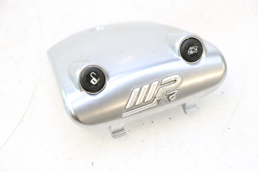 photo de COPRI MANUBRIO PIAGGIO MP3 LT 400 (2007 - 2012) - Dettaglio del componente